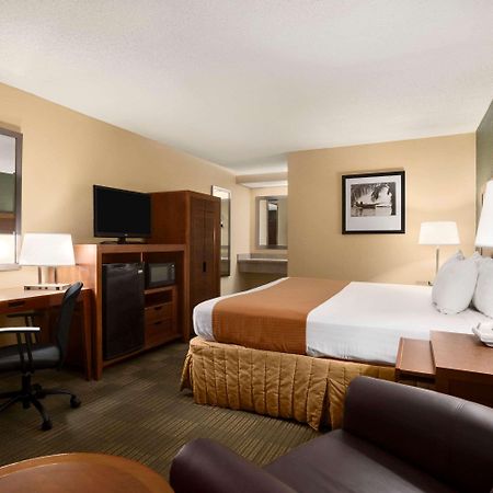 Days Inn By Wyndham Jacksonville Airport מראה חיצוני תמונה