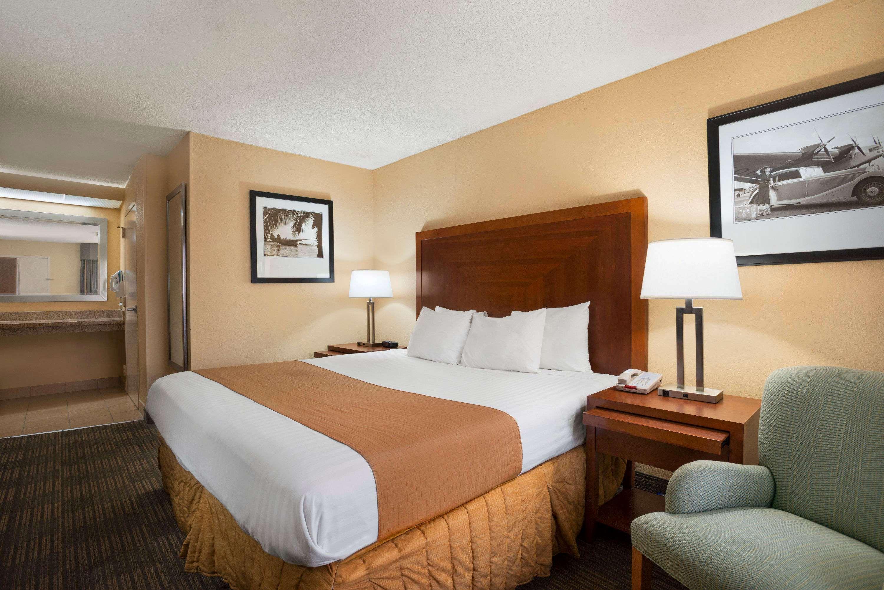 Days Inn By Wyndham Jacksonville Airport מראה חיצוני תמונה