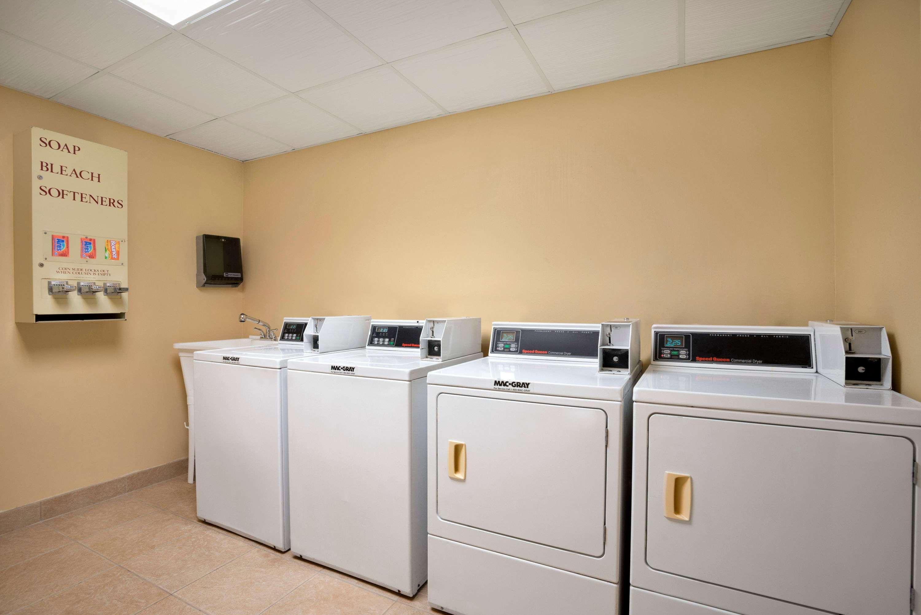 Days Inn By Wyndham Jacksonville Airport מראה חיצוני תמונה