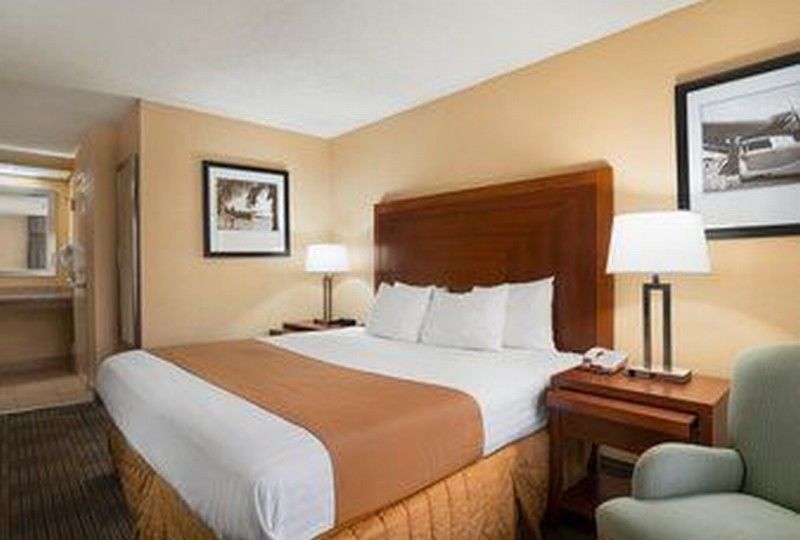 Days Inn By Wyndham Jacksonville Airport מראה חיצוני תמונה