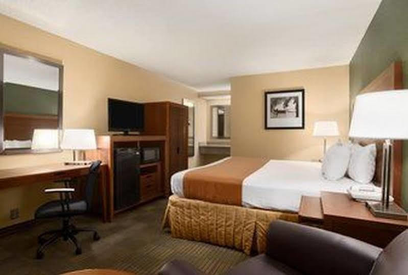 Days Inn By Wyndham Jacksonville Airport מראה חיצוני תמונה